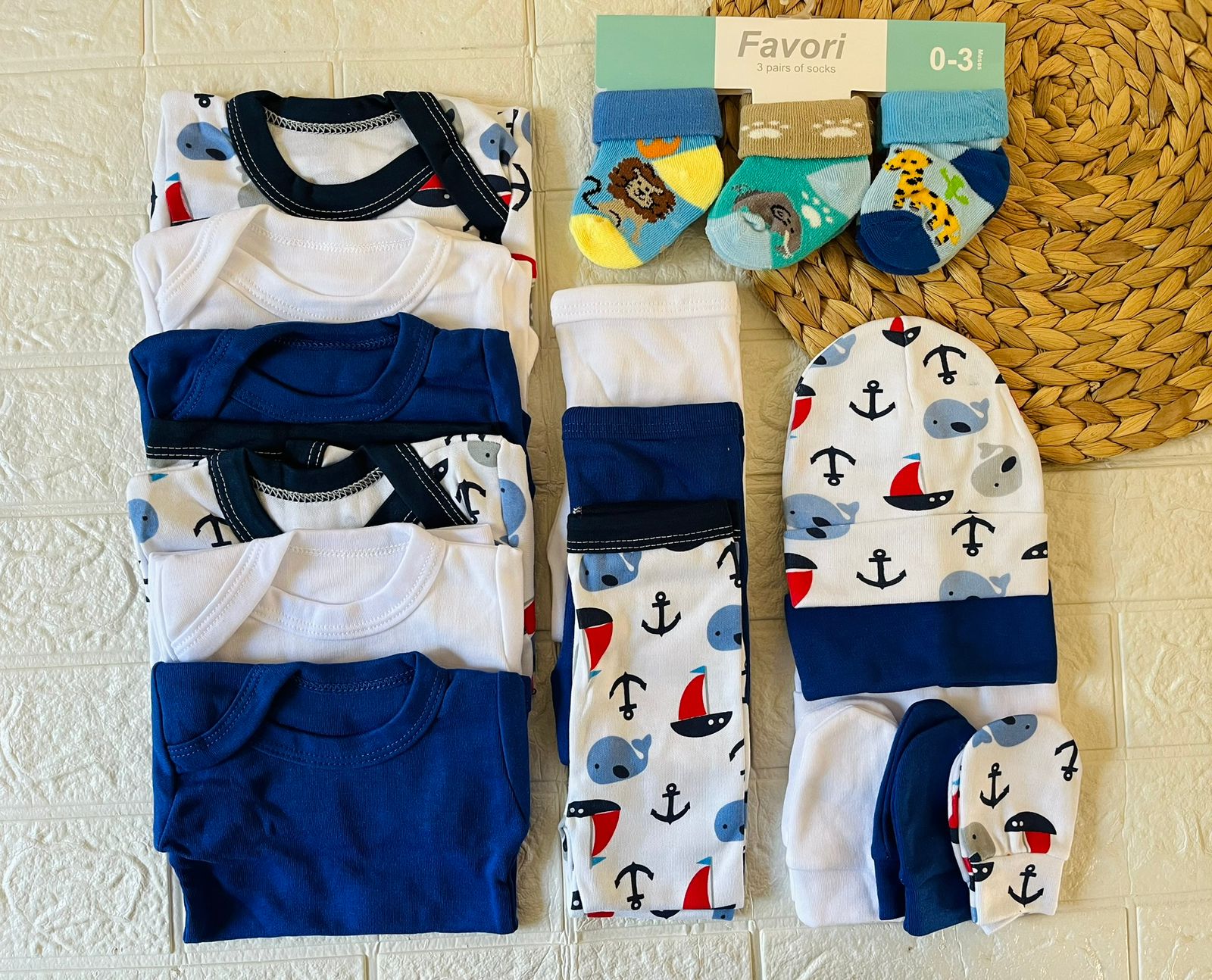 Ajuar / Kit de Nacimiento 18 Piezas para Recién Nacido variedades(0-3 Meses)